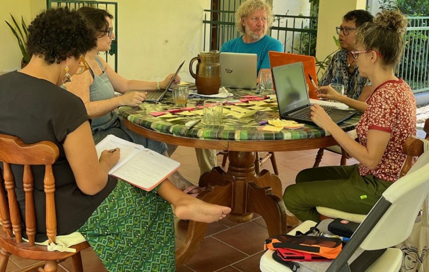 Mesa de trabajo de 'La Gran Develación'. Foto: Cortesía