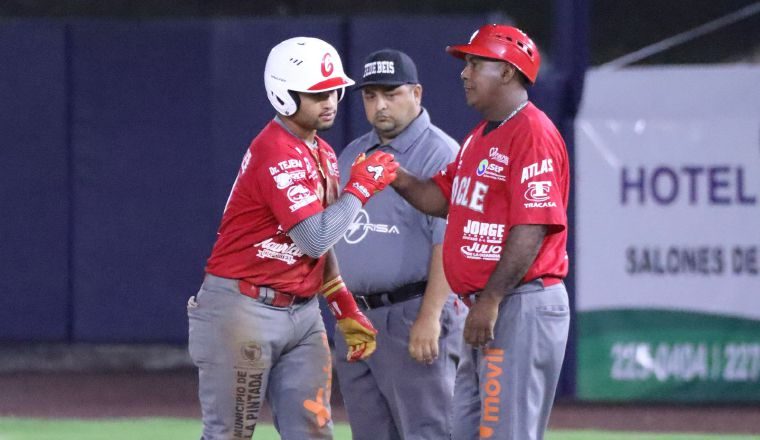 Coclé recibe a Panamá Metro en el estadio Remón Cantera. Foto: Fedebeis