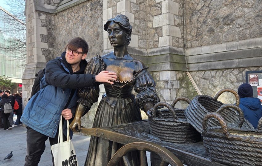 La famosa estatua de Molly Malone. Foto: EFE / Javier Aja