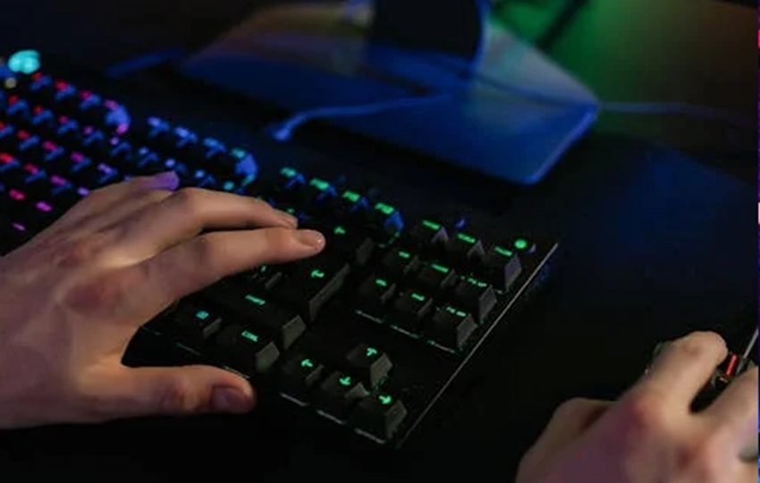 Es crucial estar alerta ante promociones de software gratuito en línea. Foto: Pexels