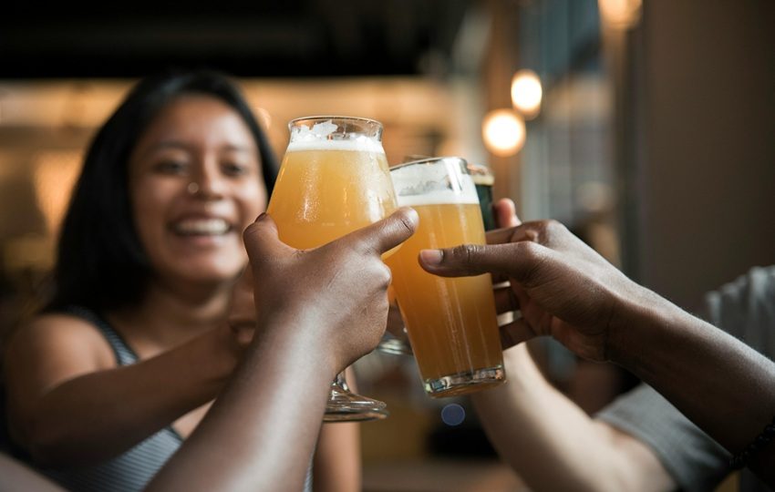 La venta de bebidas alcohólicas está prohibida durante Viernes Santo. Foto: Pexels