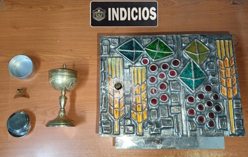 Luis Rodríguez, capitán de la PN en Colón, señaló que se recuperó un copón dorado, un sagrario de varios colores y dos porta hostias.