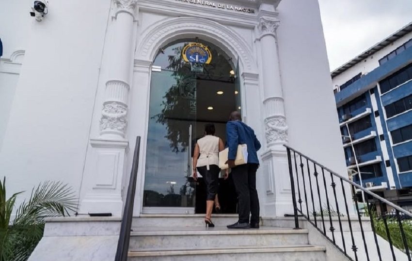 Presentación de pruebas ante el Ministerio Público (MP). Foto: Instagram