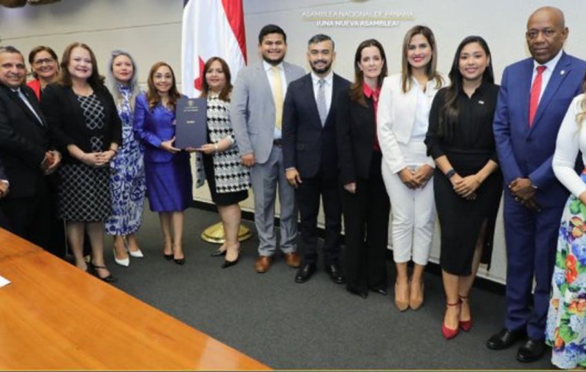 El proyecto de Ley 215 subroga la Ley 230 de 2021. Foto: Cortesía