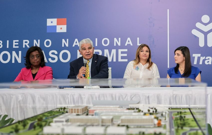 El presidente José Raúl Mulino manifestó que no añadiendo que no debe existir esa brecha entre escuela pública y privada. Foto: Cortesía