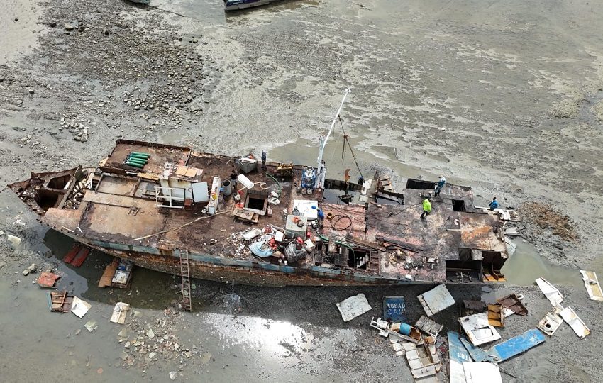 Durante el operativo también se ubicó agua oleosa con trazas de hidrocarburos en el cuarto de máquinas, lo que representa un riesgo de contaminación marina. Foto.