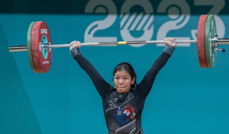 Kelly Aparicio fue la única atleta panameña en el Mundial de Pesas Sub-17 y Sub-20 en Lima, Perú. Foto: Instagram