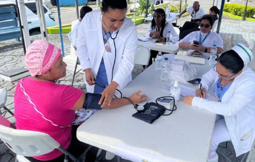 La ciudadanía también le ofrecieron servicios de salud. Foto. Cortesía