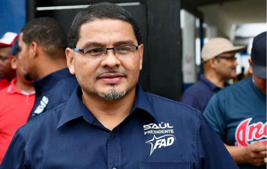 Saúl Méndez saltó la cerca de la embajada en la madrugada.