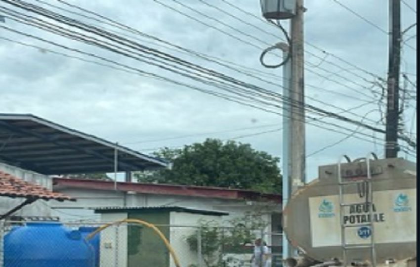 Mientras tanto el Ministerio de Ambiente, realiza las inspecciones a lo largo de la cuenca del río La Villa a fin de identificar el foco de infección que ha producido el incremento de microorganismos. Foto. Idaan