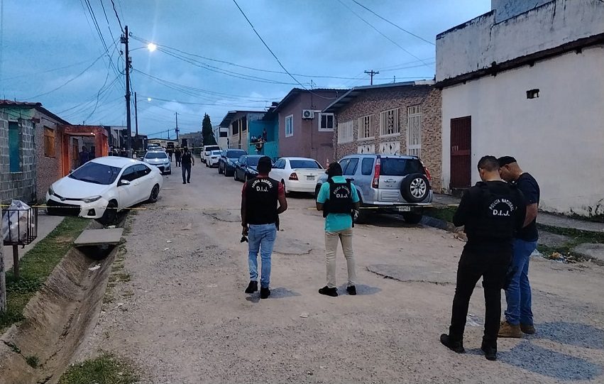 En la comunidad de Nuevo Arco Iris a las 5:00 de la tarde del domingo Carlos Hilton Jiménez de 20 años de edad recibió un tiro en la cintura. Foto. Diómedes Sánchez