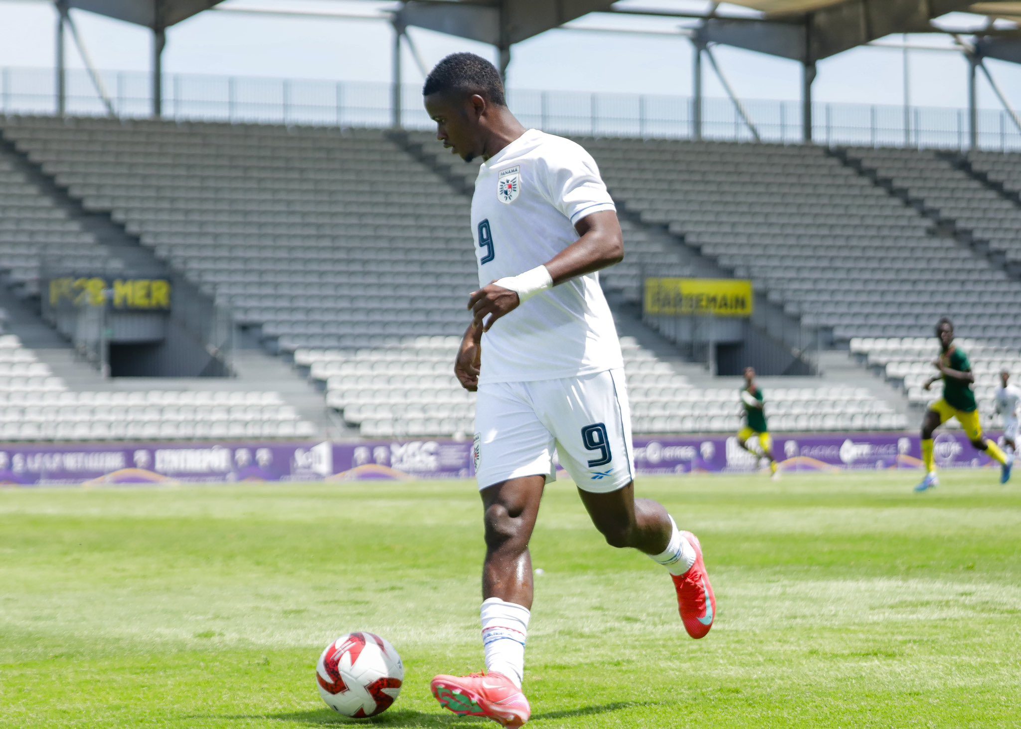 Gustavo Herrera (9) anotò el gol de Panamá ante Francia. Foto: FPF
