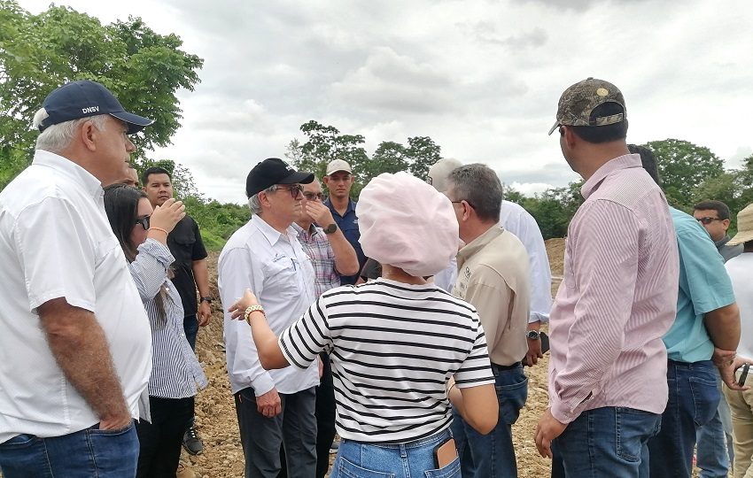 La emergencia por la falta de agua potable continúa, y las autoridades llaman a la calma y a seguir las recomendaciones sanitarias. Foto. Thays Domínguez