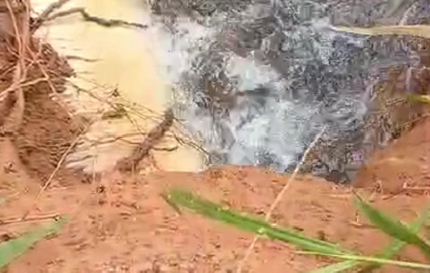Jorge Vargas, director regional del Idaan en esta provincia, indicó que será necesario habilitar una vía de acceso al punto en donde se ubica la tubería. Foto. Eric Montenegro