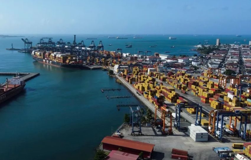 Puerto en la entrada del Canal de Panamá. Foto: EFE