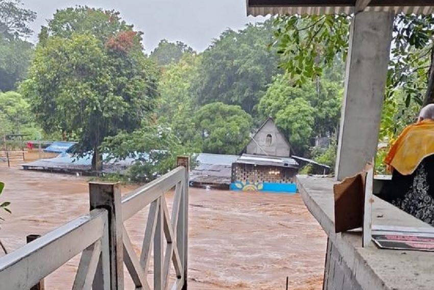 Río Cabobré salido de su cauce, debido a las fuertes lluvias del viernes. Foto: Cortesía Sinaproc