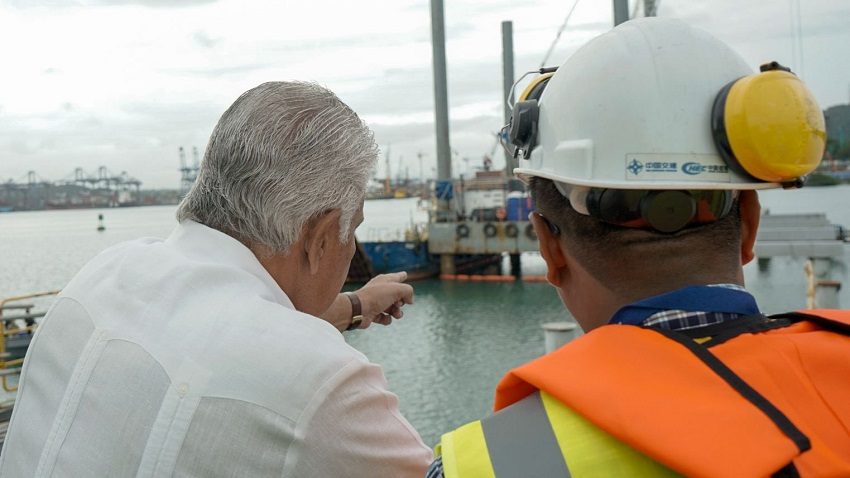 El lunes 9 de junio, el presidente José Raúl Mulino visitó el proyecto del cuarto puente que presenta avance de 21% con mil trabajadores. Foto: Cortesía