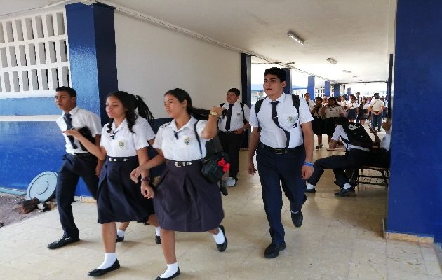 Docentes y estudiantes vuelven a los centros educativos luego de 2 meses sin clases.  Foto: Archivo