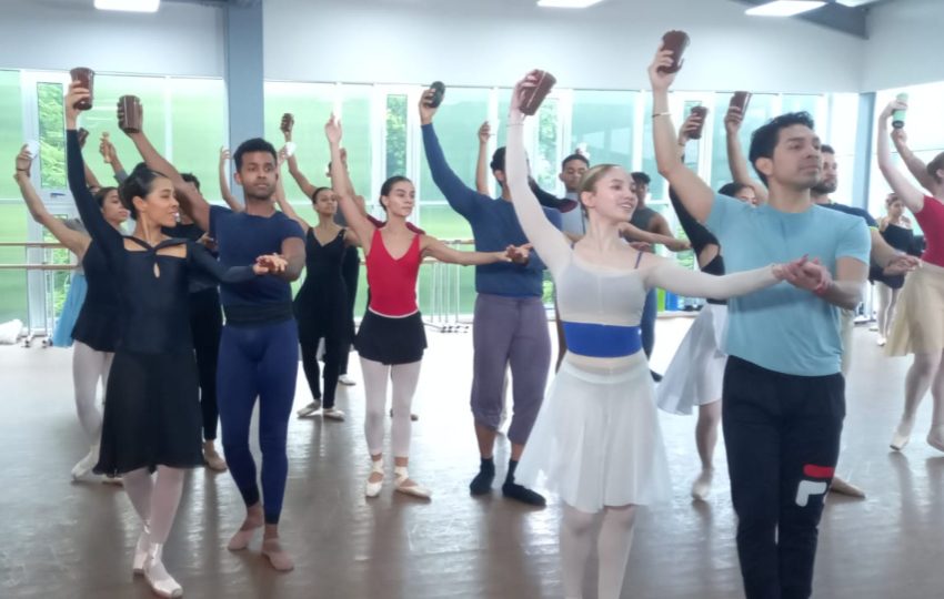 Son 150 bailarines para los cuatro actos de la puesta en escena. Foto: Francisco Paz