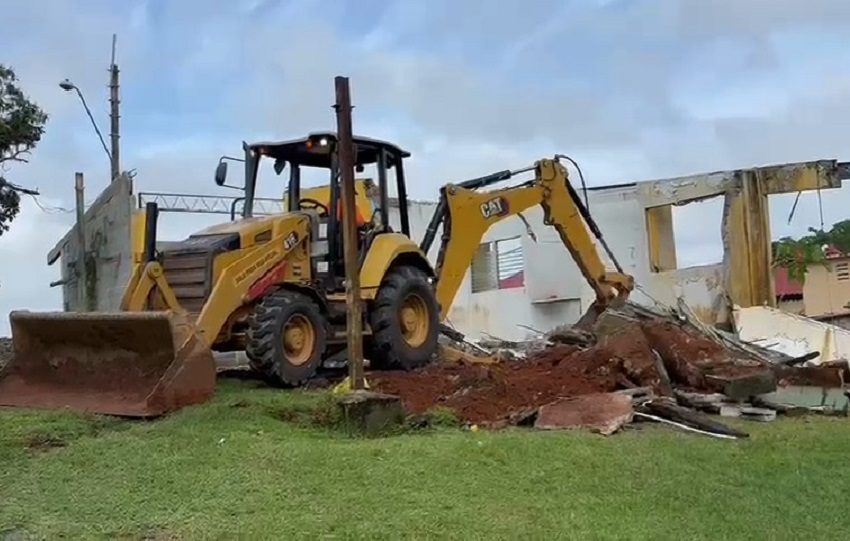 La instalación de salud tenía más de 15 años de estar abandonada, incluso con algún mobiliario médico en su interior. Foto. Eric Montenegro