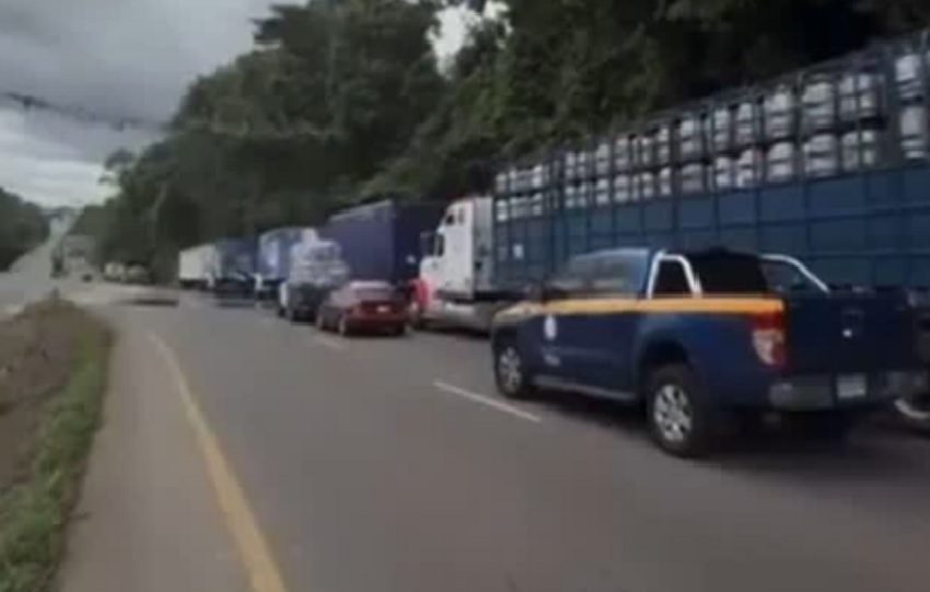 También, se logró pasar con mercancía para locales comerciales y demás enseres logísticos que permiten el abastecimiento para la población de Bocas del Toro.