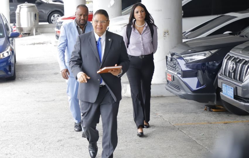 Presentaron la denuncia ante el Ministerio Público. Foto: Cortesía