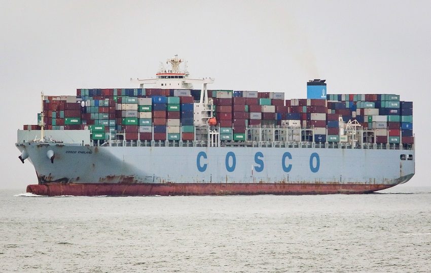 Portacontenedor de la naviera Cosco. Foto: EFE