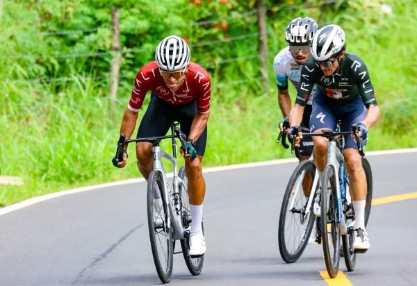 Franklin Archibold (izq.), Gabriel Rojas y Oscar Sevilla (der.) en la tercera etapa del Tour de Panamá. Foto: Fepaci