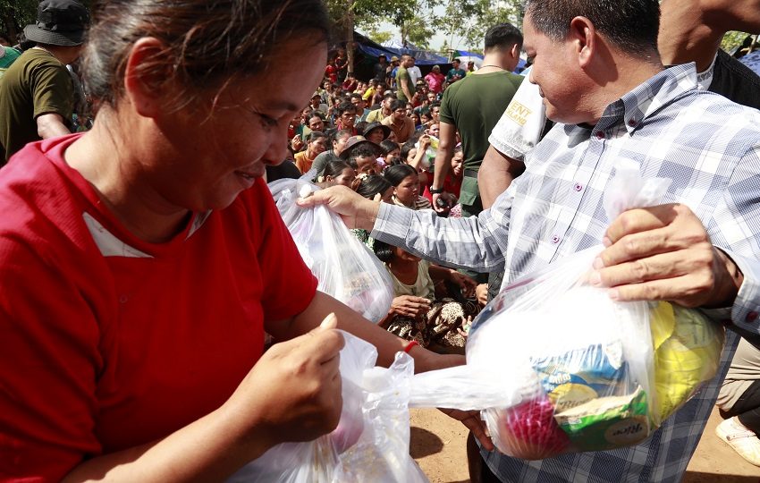 La contienda deja 35 muertos, 22 del lado tailandés (14 civiles y 8 soldados) y 13 del lado camboyano (8 civiles y 5 militares), según los últimos balances oficiales. Foto: EFE