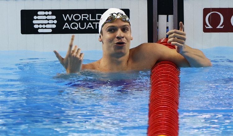 El francés Leon Marchand estableció un nuevo récord del mundo de los 200 metros combinados. Foto:EFE