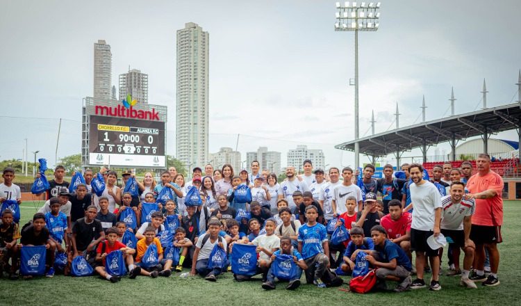 Jóvenes participantes en las visorias. Foto: Cortesía