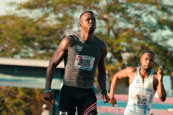 Didier Rodríguez se alzó con el oro en los 3,000 metros con obstáculo. Foto: COP