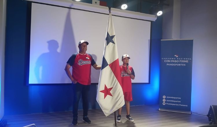 Elpidio Pinto director de Panamá (izq.) y Allan Díaz, capitán. Foto: Jaime Chávez