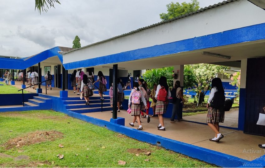 Se dejó claro que el retorno a clases presenciales será evaluado una vez que se cuente con los resultados médicos y se confirme que existen las condiciones sanitarias adecuadas. Foto. Eric Montenegro