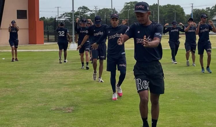 Jugadores de Panamá U18 en los entrenamientos. Foto: Fedebeis