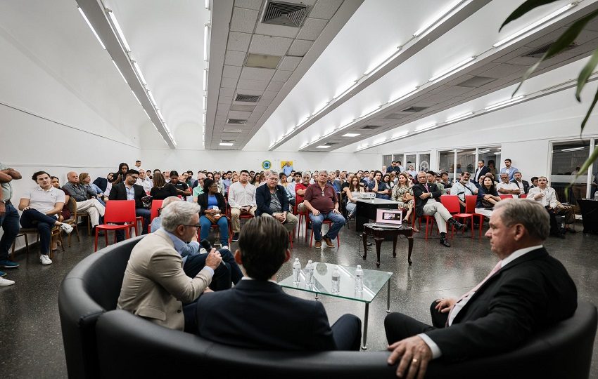 Faarup compartió los avances del proyecto con  la Sociedad Panameña de Ingenieros y Arquitectos. Foto: Cortesía