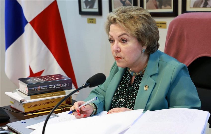 La presidenta de la Corte Suprema de Justicia, María Eugenia López, pretendía jubilarse con el 100% de su último salario. Foto: Cortesía