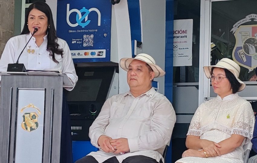 El alcalde de La Chorrera durante el acto. Foto: Eric Montenegro