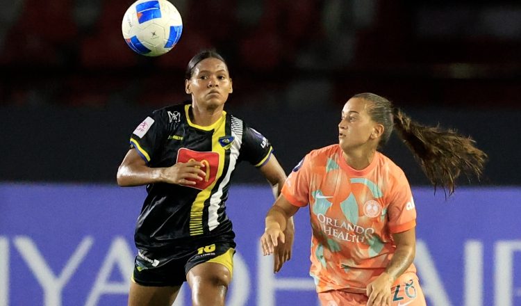 Orlando Pride golea a Chorrillo  en el estadio Rommel Fernández. Foto: EFE