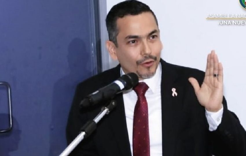 Procurador Luis Gómez