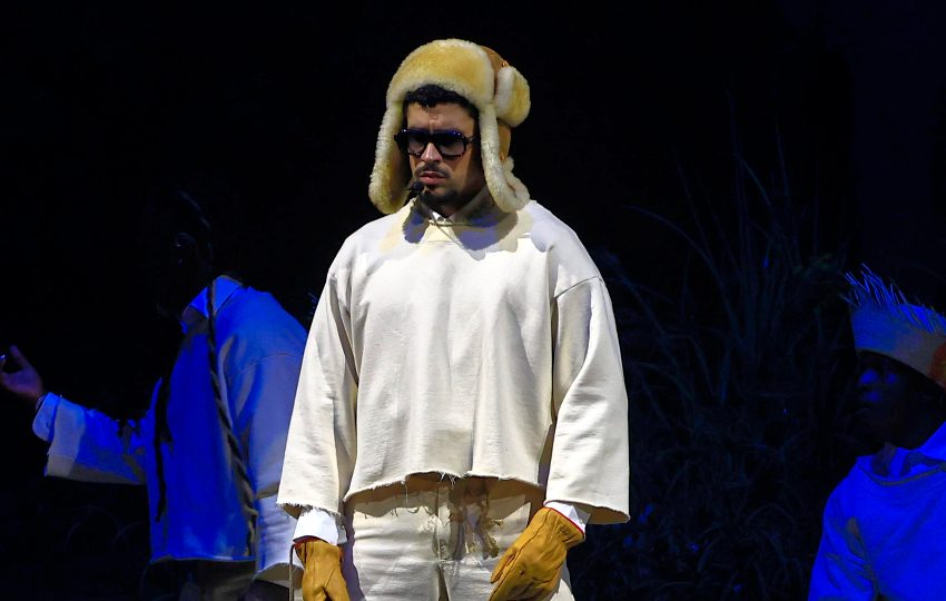 El artista puertorriqueño Bad Bunny cantando, en San Juan (Puerto Rico). Foto: EFE / Thais Llorca
