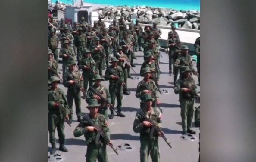 Maniobra militar en la isla de La Orchila.