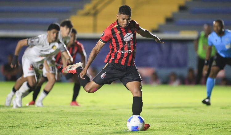 Ángel Joriel Valencia de San Miguelito. Foto: EFE