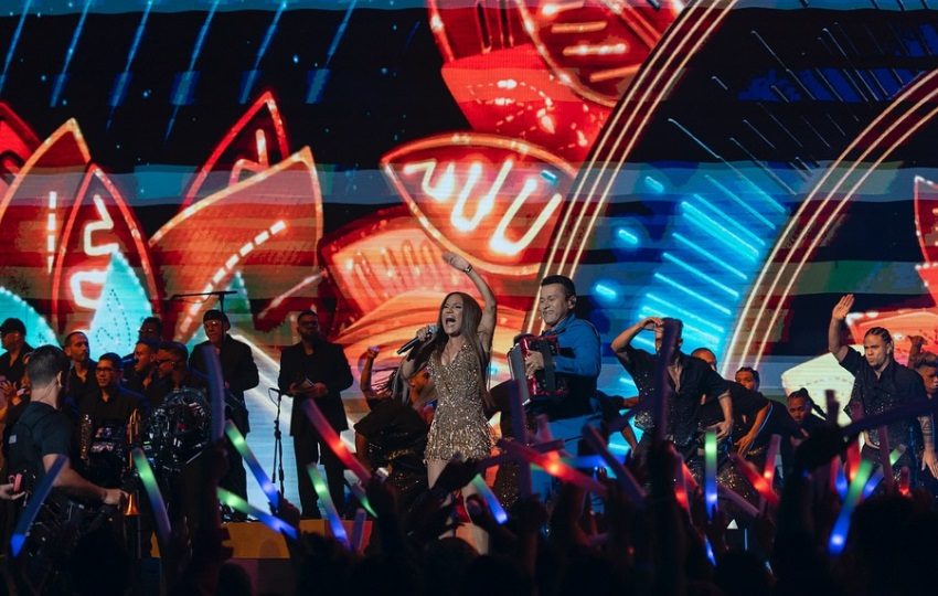 Samy y Sandra Sandoval. Foto: Cortesía / @premiosjuventud