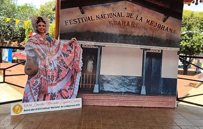 La organización del festival, a cargo del Patronato del Festival Nacional de la Mejorana, dedica meses de planeamiento para que cada detalle refleje la esencia autóctona.  Foto. Thays Domínvguez