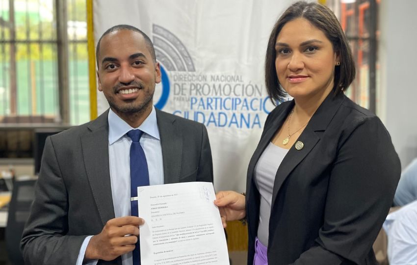 El abogado Tommy Haughton presentó la iniciativa. Foto: Cortesía