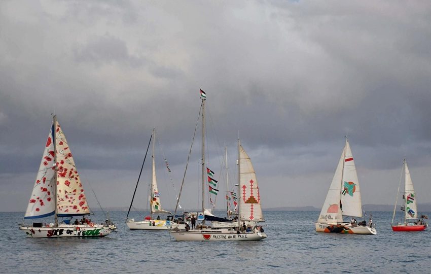 La flotilla está integrada por más de cuarenta embarcaciones. Foto: EFE