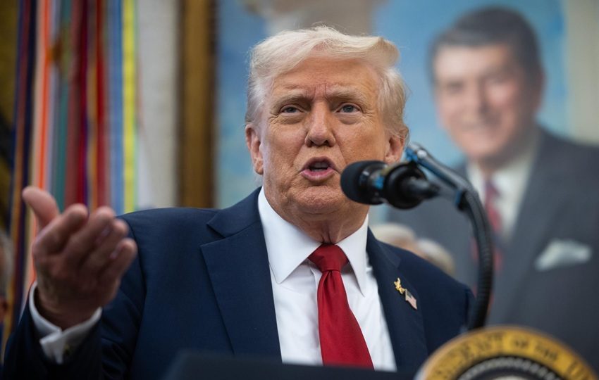 Trump dice que Israel acordó línea de retirada inicial en Gaza. Foto: EFE