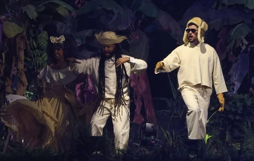 El puertorriqueño Bad Bunny durante una presentación en el Coliseo de Puerto Rico en San juan (Puerto Rico). Foto: EFE / Thais Llorca