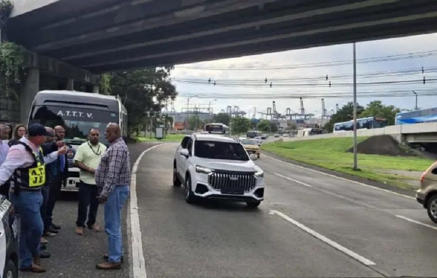 Recorrido para determinar la ruta para la circulación de buses del Oeste. Foto. ATTT